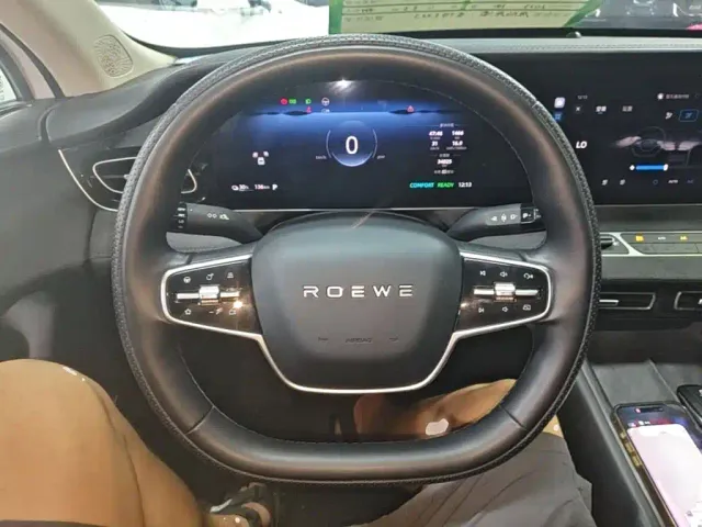 Roewe D7 — Фото автомобиля 10