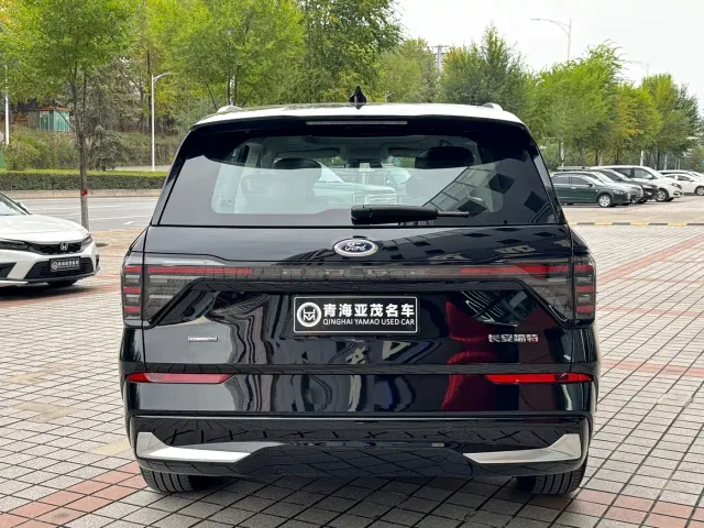 Ford Edge — Фото автомобиля 14