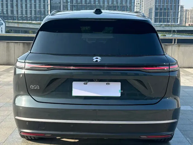 Nio ES8 — Фото автомобиля 5
