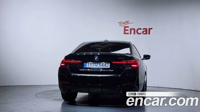 BMW 4-Series 4 серия (G22) 420i M Sport Pro Gran Coupe — Фото автомобиля 4