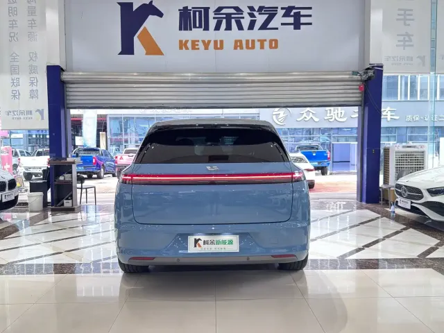 Li Auto L7 — Фото автомобиля 14