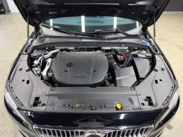 Volvo S90 — Фото автомобиля 23