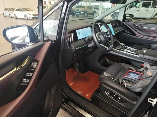 GAC Trumpchi M8 — Фото автомобиля 15