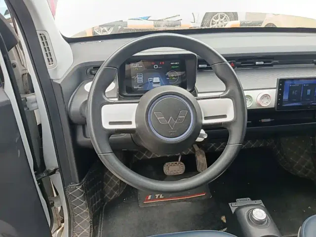 Wuling Hongguang Mini EV — Фото автомобиля 10