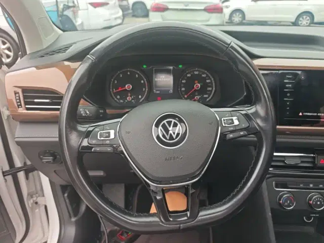 Volkswagen Tharu — Фото автомобиля 10