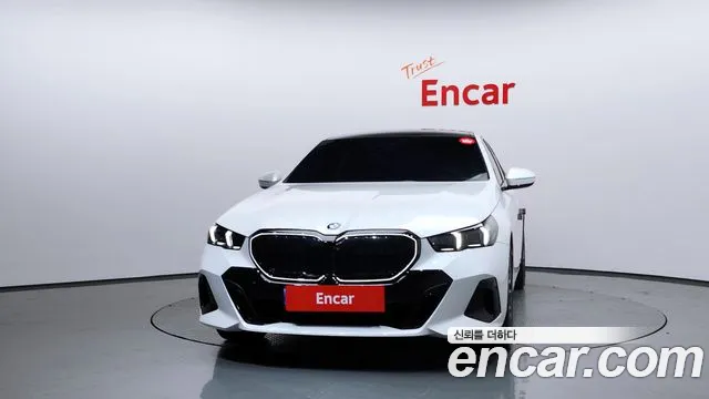 BMW 5-Series 5 серия (G60) 530i xDrive M Sport Pro Special Edition — Фото автомобиля 3