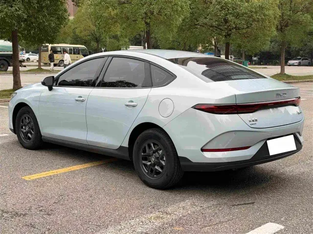 BYD Qin PLUS — Фото автомобиля 15