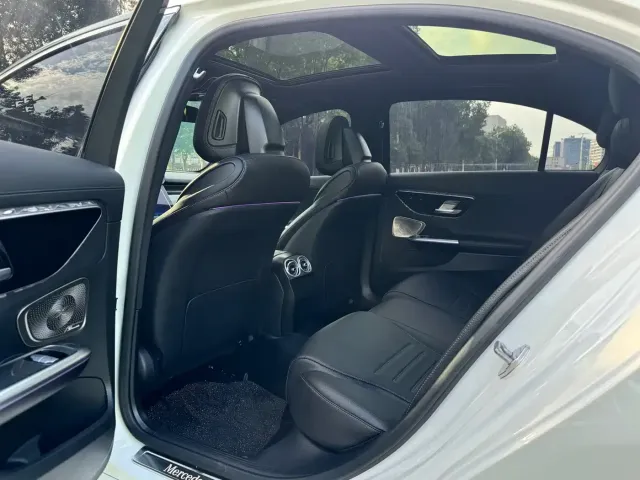 Mercedes-Benz C-Class — Фото автомобиля 12