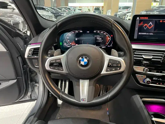 BMW 5 Series — Фото автомобиля 2