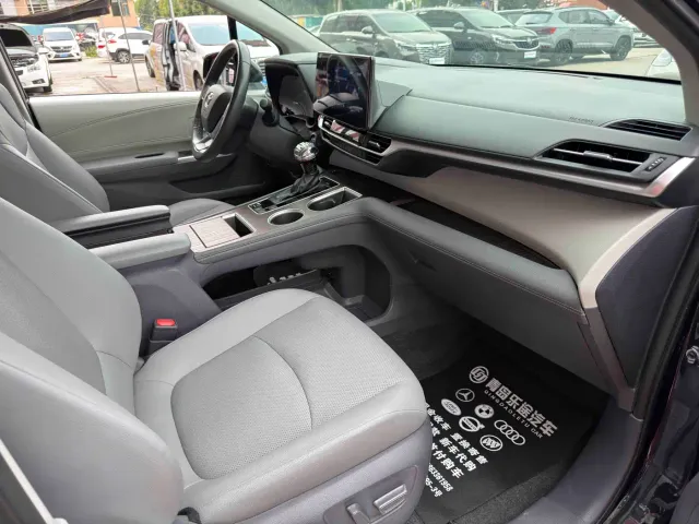 Toyota Granvia — Фото автомобиля 8