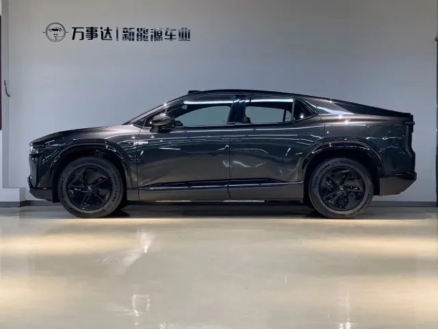 Changan Qiyuan E07 — Фото автомобиля 3
