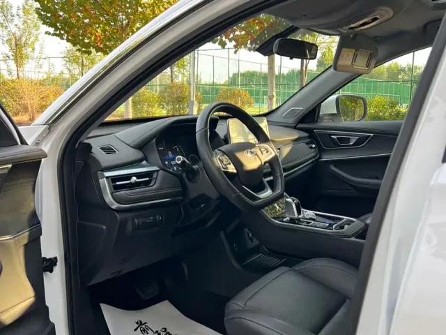 Chery Tiggo 8 — Фото автомобиля 8