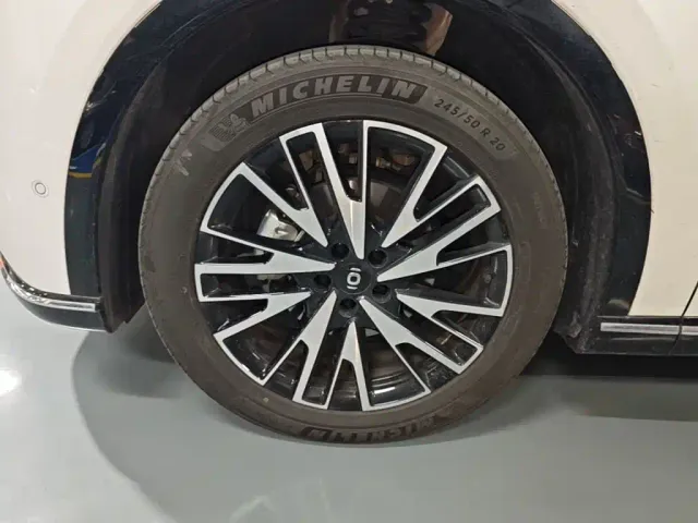 Changan Qiyuan Q07 — Фото автомобиля 22