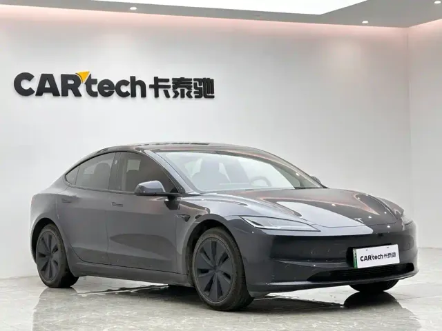Tesla Model 3 — Фото автомобиля 6