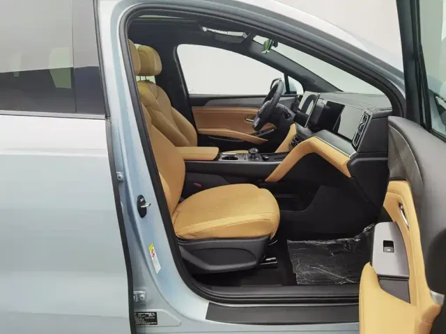 BYD Song L DM-i — Фото автомобиля 23