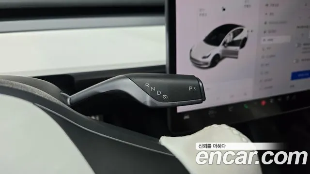 Tesla Model 3 — Фото автомобиля 9