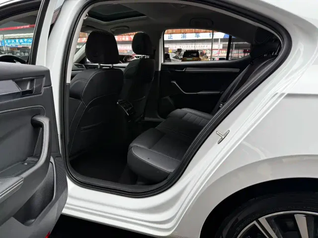 Skoda Superb — Фото автомобиля 6