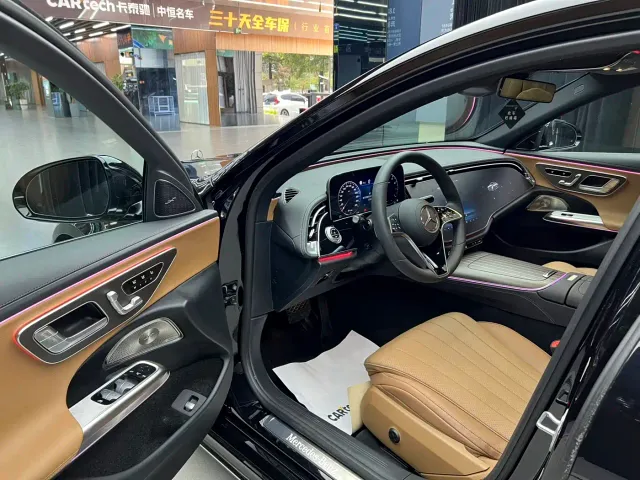 Mercedes-Benz E-Class — Фото автомобиля 11