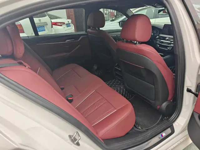 BMW 5 Series — Фото автомобиля 5
