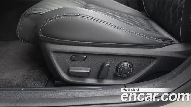 Genesis G70 Новый G70 Бензин 2.5T 4WD — Фото автомобиля 26
