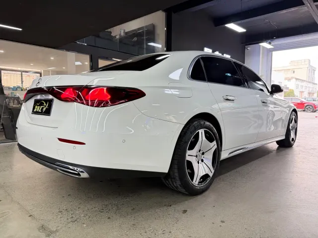 Mercedes-Benz E-Class — Фото автомобиля 14