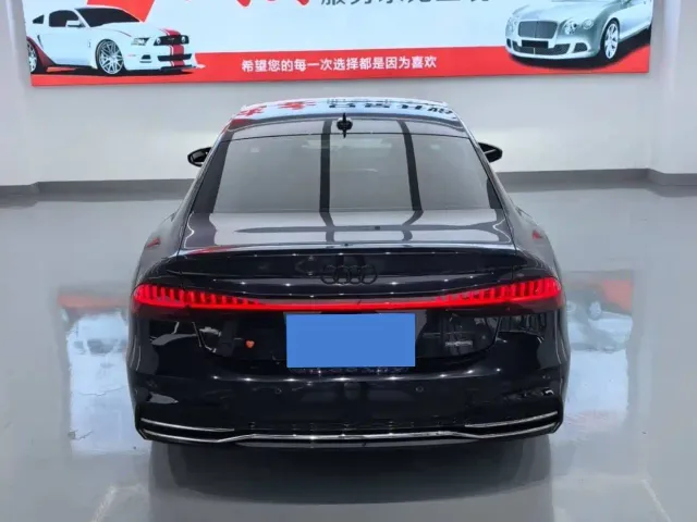 Audi A7L — Фото автомобиля 4