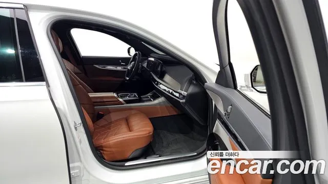 BMW 7 Series G70 — Фото автомобиля 25