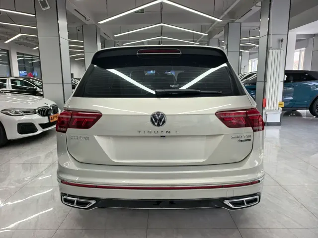 Volkswagen Tiguan L — Фото автомобиля 7