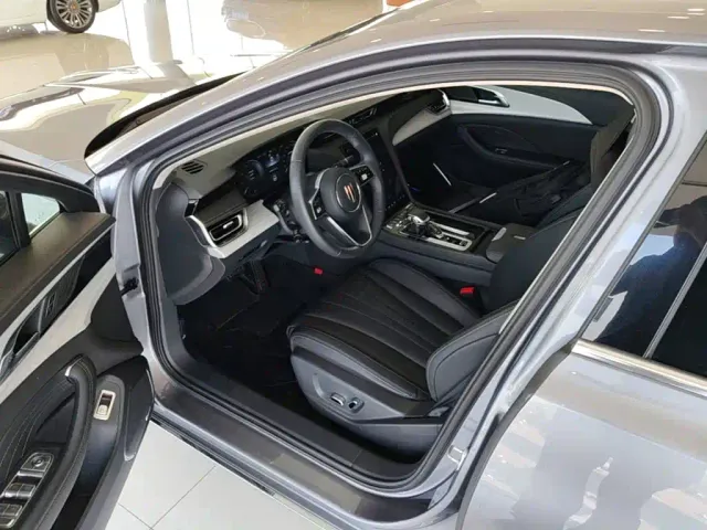 Hongqi H5 — Фото автомобиля 20