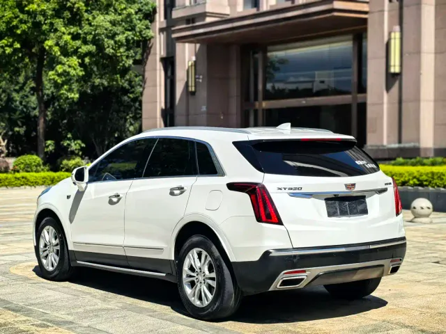 Cadillac XT5 — Фото автомобиля 9