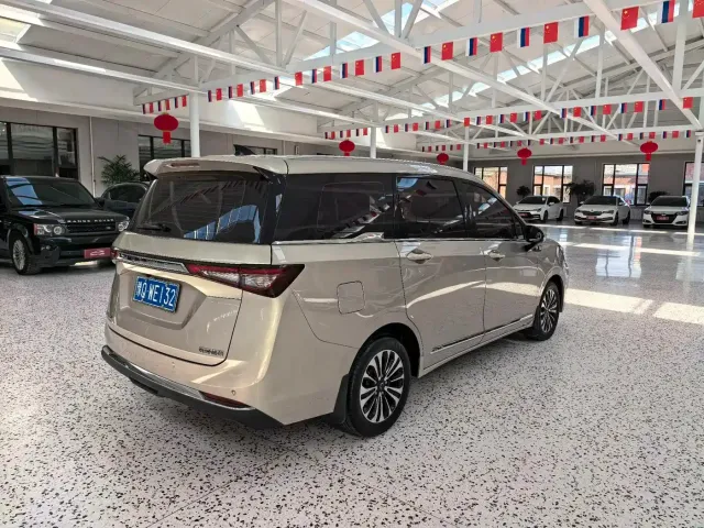 Wuling Jiachen — Фото автомобиля 7
