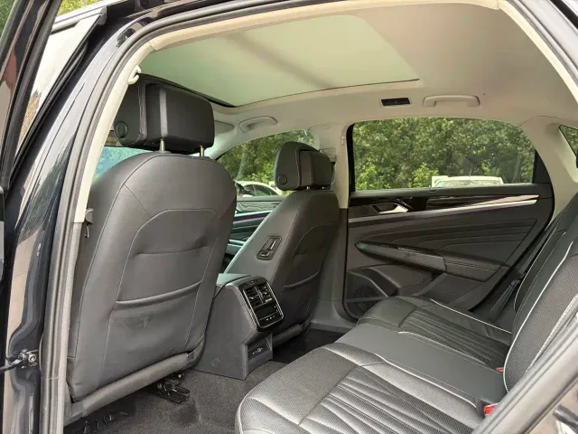 Volkswagen Passat — Фото автомобиля 6