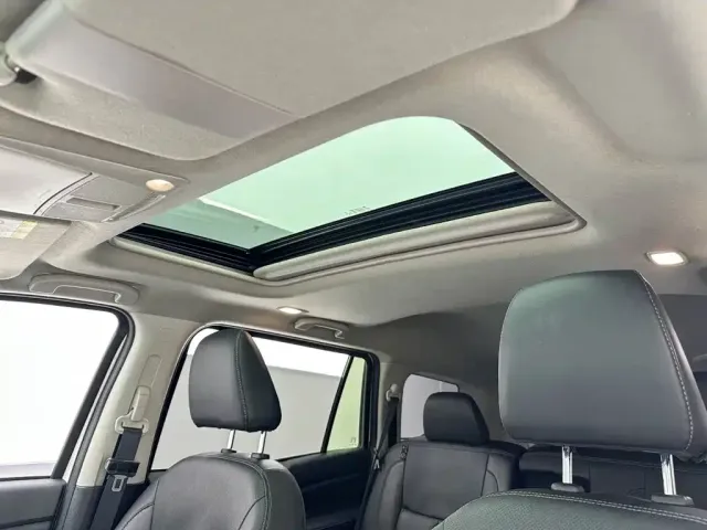 Nissan Terra 2020 2.5L XL Upper Automatic 2WD Luxury Edition — Фото автомобиля 13
