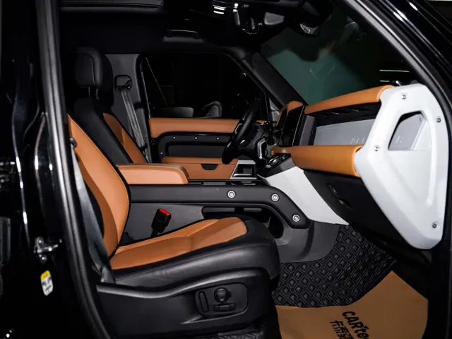 Land Rover Defender — Фото автомобиля 9