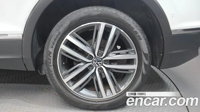 Volkswagen Tiguan Tiguan 2 поколение 2.0 TDI 4Motion Prestige — Фото автомобиля 21