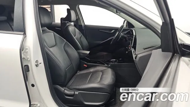 Kia Niro — Фото автомобиля 16