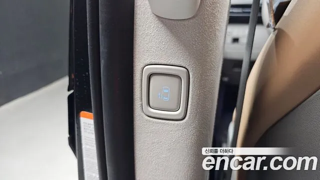 Hyundai Staria Staria 4WD Lounge 9 мест — Фото автомобиля 16