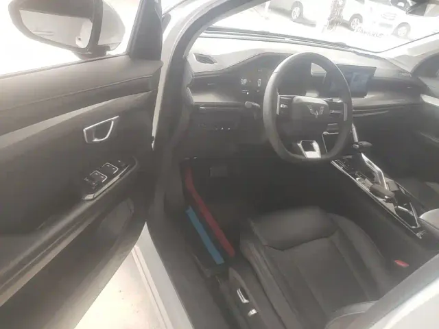 Wuling Asta — Фото автомобиля 15