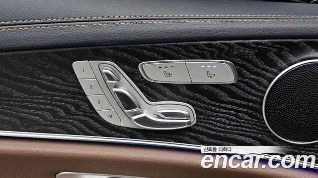 Mercedes-Benz E-Class — Фото автомобиля 29