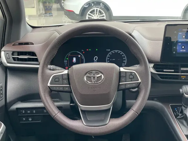 Toyota Granvia — Фото автомобиля 24