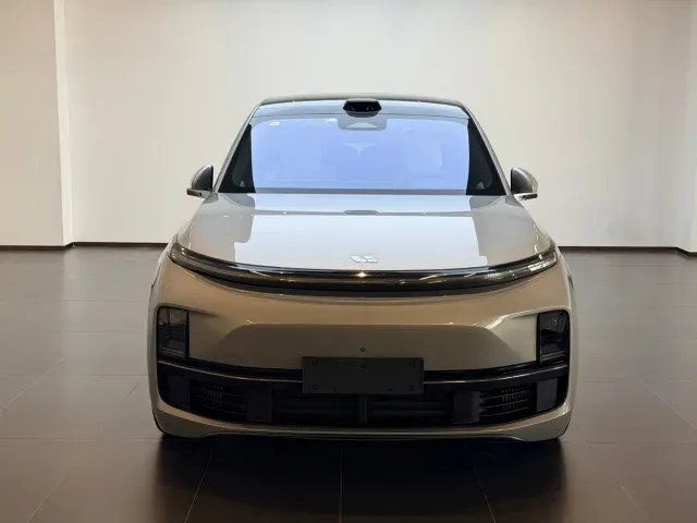 Li Auto L9 — Фото автомобиля 2