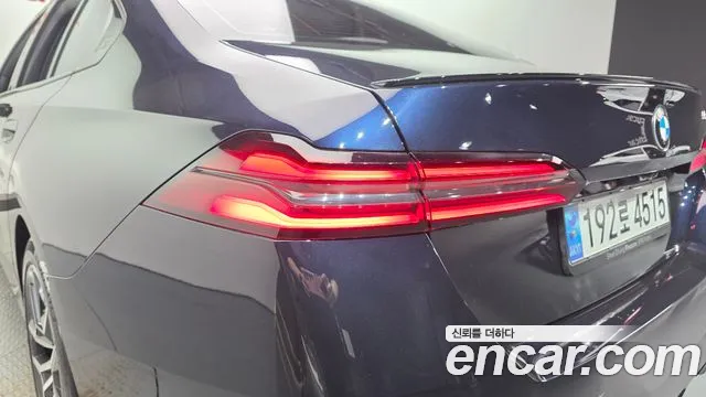 BMW 5 Series G60 — Фото автомобиля 8