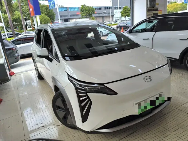 GAC Aion Y — Фото автомобиля 2