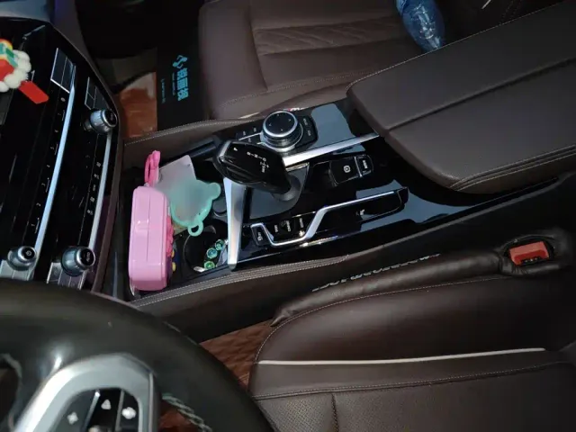 BMW 5 Series — Фото автомобиля 6