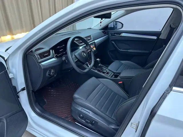 Skoda Superb — Фото автомобиля 7