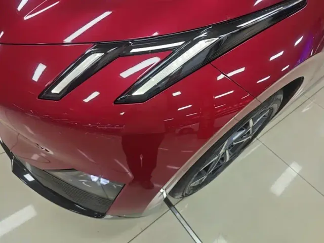 Lynk & Co Z20 — Фото автомобиля 23