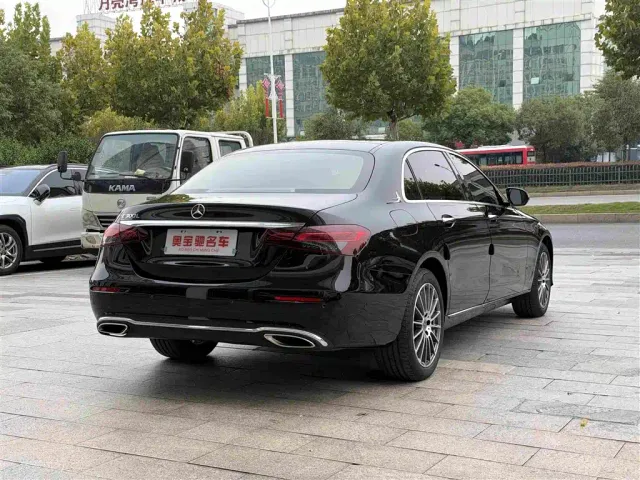 Mercedes-Benz E-Class — Фото автомобиля 7
