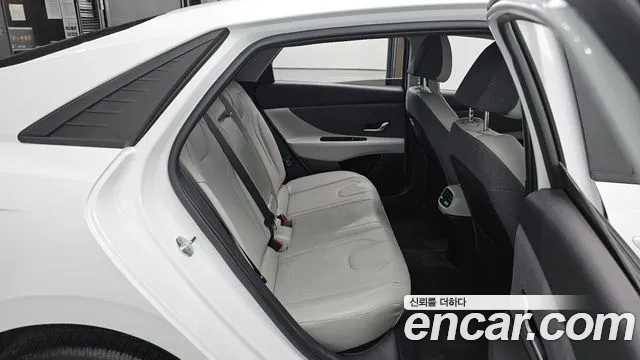 Hyundai Avante CN7 — Фото автомобиля 11