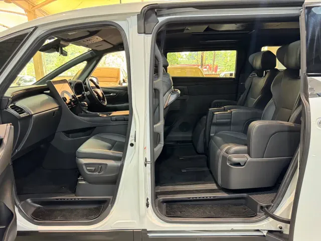 Toyota Alphard — Фото автомобиля 11