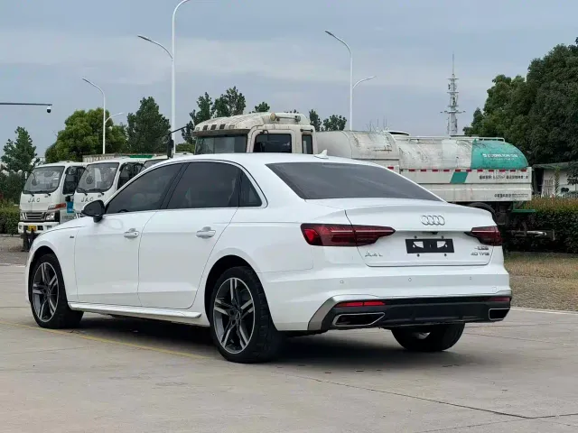 Audi A4L — Фото автомобиля 5